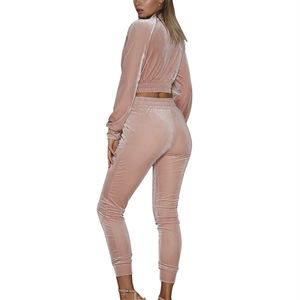 Women's Customizable Winter Casual Solid Pattern Crop <b>Top</b> Tracksuit Set High Quality Your Own Logo Design Superior Short Styles - Product Image 3