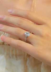 แหวนเพชรทรงรี 2.01 กะรัต แบบ Halo คลาสสิก สำหรับผู้หญิง ทองคำขาว 14K คุณภาพพรีเมียม เหมาะสำหรับงานแต่งงาน งานหมั้น และงานเลี้ยง - Product Image 5