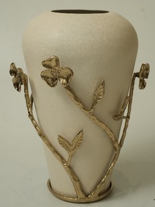 Jarrón de Flores Nórdico de Aluminio Beige con Rama de Pájaro de Metal Dorado, Maceta Texturizada de Lujo para Decoración Moderna de Centro de Mesa - Product Image 3