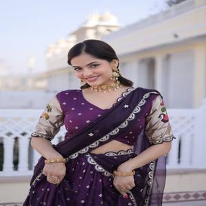 VASTRA COTTAGE Dola Lehenga Choli en soie avec broderie de sequins et motifs Meena, Lehenga entièrement cousu avec Dupatta - Product Image 1