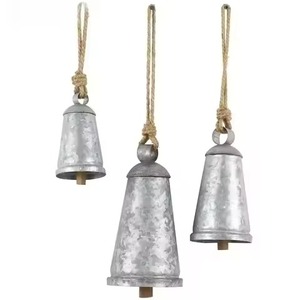 Campana Colgante Metálica Única para Decoración Navideña, Adorno Festivo para Interiores, Decoración para Árboles de Navidad y Regalo Rústico - Product Image 4