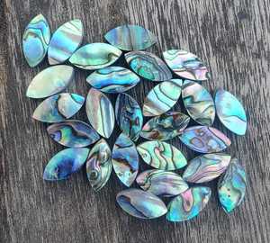 Cabochon marquise en coquille d'ormeau naturelle |   Pierre précieuse nacrée irisée pour la fabrication de bijoux en gros - Product Image 3