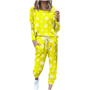 Ensemble de survêtement imprimé flocon de neige rouge pour femmes, col ras du cou, manches longues, pantalon de jogging avec cordon de serrage et poches latérales, vêtements décontractés d'hiver - Product Image 5