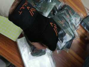 RECENT Black Neoprene Gel Padded Fingerless Thumb Hole Boxing Mitts with Protective Knuckles Breathable & Durable Training - Product Image 2