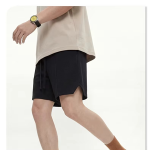 Shorts de sport décontractés pour hommes, noirs unis, à cordon de serrage, taille mi-haute, respirants, en maille - Product Image 1