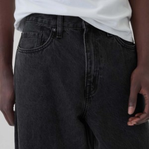 Jean en denim noir pour homme, coupe droite, taille mi-haute, ample, en coton, décontracté, respirant, style urbain, délavage classique, couleur unie, idéal pour l'hiver - Product Image 4