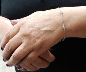 Pulsera de 3 diamantes de 0.60 CT con baño de oro de 14K para mujer |   Cadena de Diamantes Minimalista |   Joyería Elegante para Regalo - Product Image 2