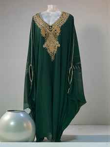 ชุดอาบายะผ้าชีฟองแบบเรียบร้อยสำหรับงานเทศกาลปี 2026 ขายส่งแบบใหม่ ตกแต่งด้วยเลื่อมแบบไหล่เดียว ความยาวคลุมเท้า สไตล์อิสลาม - Product Image 3