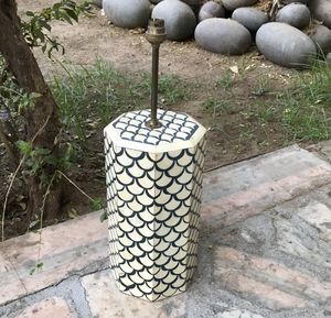 Lámpara de Mesa Decorativa Hecha a Mano para el Hogar u Hotel, con Incrustaciones de Hueso, Lámpara de Mesa de la Mejor Calidad, Hueso de MOP y Madreperla, Lámpara de Mesa para Mesa de Noche - Product Image 6