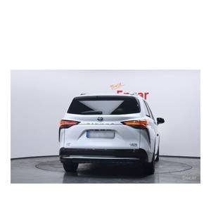 Toyota Sienna 2.5 Híbrida AWD de julio de 2023 con Asientos de Cuero y Cámara Trasera, 27,963 km, Volante a la Izquierda - Product Image 4