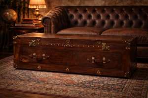 Table basse vintage en bois de manguier, coffre de rangement en cuir buff avec accessoires en laiton, meuble artisanal - Product Image 2