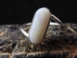 Bague en opale australienne - Argent - Sertissage classique en bélière - Opale multi-feu - Bague de mariage, d'anniversaire, de fête - Taille 6US - Fait à la main - Product Image 3