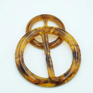 Anillos de Resina Hechos a Mano para Mujer, Acabado con Textura Natural, Estilo Moderno Vintage, Material Ecológico y Duradero, Uso Diario - Product Image 3