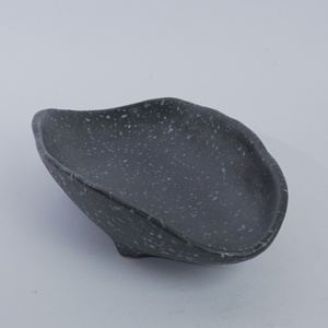 Plato de Servir Ovalado de Cerámica con Diseño Japandi, Negro con Diseño Ondulado y Salpicado, Apto para Lavavajillas, para Restaurante, Hotel, Cafetería, Vajilla HORECA - Product Image 1