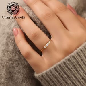 Bague de fiançailles classique pour femme en argent plaqué or 18 carats avec moissanite taille coussin et sertissage à griffes - Product Image 6