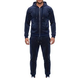 Conjunto Deportivo de Terciopelo para Hombre, Color Borgoña y Azul Marino, con Capucha y Cremallera, Diseño de Dos Tonos en Contraste - Product Image 5
