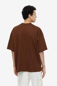 T-shirt personnalisé sérigraphié pour homme, coupe oversize, en coton épais, à épaules tombantes, coupe courte et carrée ajustée - Product Image 5