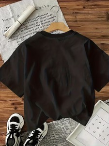 เสื้อยืดโอเวอร์ไซส์สีดำสำหรับผู้ชายแฟชั่นใหม่ ตกแต่งด้วยลายหัวใจผ้าเดนิม แขนสั้น คอกลม สไตล์ลำลอง ผ้าฝ้ายทอ 100% - Product Image 5