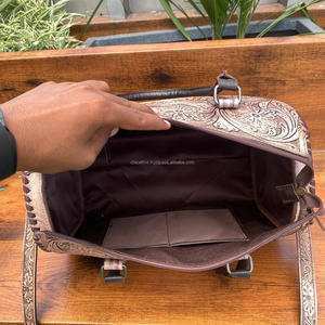 Sacs de voyage en cuir usinés à la main sur mesure pour sac de week-end décontracté en cuir véritable extérieur avec motif floral et carte - Product Image 6