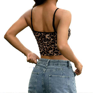 Camiseta sin mangas de tirantes finos con estampado de leopardo personalizada al por mayor, top corto ajustado de verano estilo streetwear para mujer, fabricación OEM - Product Image 4