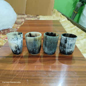 Corne à boire Viking courte très vendue, en corne de vache polie avec bordure en laiton, qualité supérieure, faite à la main, emballage carton de luxe pour le camping - Product Image 3