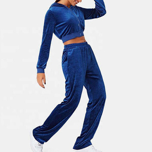 Ensemble de jogging 2 pièces en velours personnalisé pour femme, avec pantalon évasé, fermeture éclair et strass, collection hiver 2026 - Product Image 6