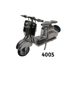 Modelo Decorativo Retro de Metal de la Mejor Calidad, Scooter Vespa LD Vintage, para Decoración del Hogar u Oficina, Disponible para la Venta - Product Image 6