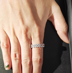 แหวนมอสซาไนต์ทรงกลมหรูหรา ประดับเพชรเต็มวง แหวนแต่งงานระยิบระยับ ของขวัญเครื่องประดับสุดหรูสำหรับผู้หญิง ให้ความเปล่งประกาย - Product Image 5