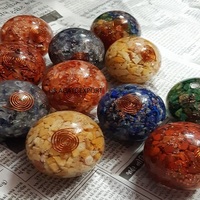 Vente en gros de chips naturelles à sept chakras, orgone de guérison de meilleure qualité, boule de sphère énergétique, mascotte religieuse, direct d'usine
