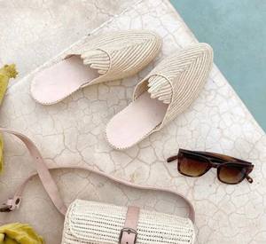 Mules pointues en raphia faites à la main : Babouches marocaines - Product Image 2