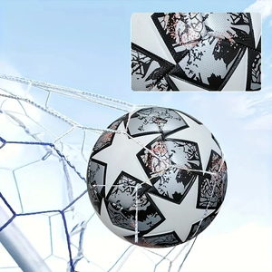 Ballon de football unisexe taille 5 standard - Construction en cuir PU durable cousu à la machine, résistant à l'usure, parfait pour le plaisir en famille - Product Image 4