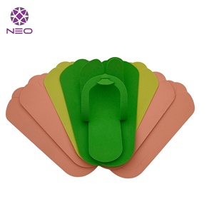 Chanclas desechables de EVA para salón de belleza, zapatillas de pedicura personalizadas, plegables, venta al por mayor - Product Image 1