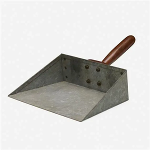 Recogedor de basura de metal galvanizado de diseño único a precio asequible para limpieza del hogar y jardín. - Product Image 2