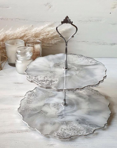 Best Quality Resin Cake Stand Fancy resin cake stand with stylish and elegant patterns making it a perfect serving accessory - Product Image 3