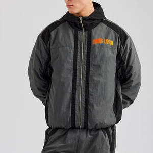 Ensemble de survêtement de luxe personnalisé pour homme, coupe oversize, coupe-vent réfléchissant, style streetwear, en polyester et nylon - Product Image 5