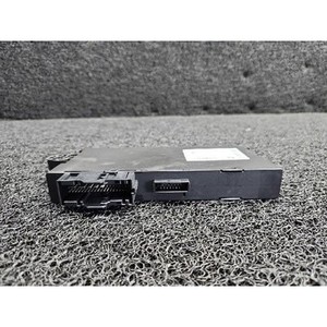 ECU และโมดูลคอมพิวเตอร์มือสองสำหรับรถยนต์ซีรีส์ 5 รุ่น 6135914722201 - Product Image 3