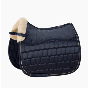 Tapis de selle de dressage sur mesure les plus vendus, en tissu satiné, pour l'équitation – Vente en gros de produits équestres élégants et tendance, équipement d'équitation - Product Image 4