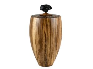 Grande urne funéraire en bois faite à la main en bois de zèbre avec grappe de tourmaline noire - Product Image 2
