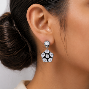 Boucles d'oreilles pendantes florales de luxe en CZ pour femmes |   Fournisseur en gros de bijoux de mariage tendance en laiton plaqué argent antique - Product Image 4