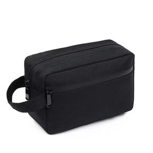 Sac de toilette imperméable personnalisé avec logo, sac cosmétique en cuir portable pour le travail ou les voyages, pour hommes et femmes - Product Image 1