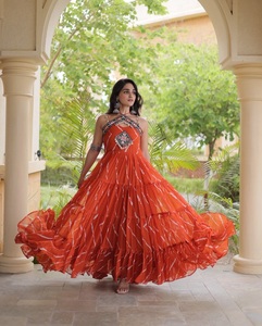 Robe traditionnelle longue orange brodée pour femme, en polyester, coupe ample, idéale pour les fêtes, style été Inde Pakistan - Product Image 1