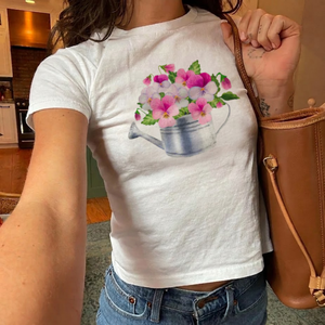 Camiseta Corta de Verano para Mujer al por Mayor, Estilo Y2K, con Logotipo Personalizado Bordado, Tejido Calado, Estampado de Flores y Texto Lindo - Product Image 1