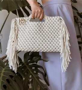 Sac fourre-tout bohème en crochet avec pompons pour femme, sac à main décontracté de plage, léger, design ouvert, prêt à être expédié - Product Image 3