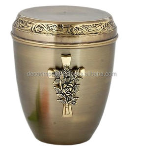 Urnas de Latón Modernas Hechas a Mano de Primera Calidad para Guardar Restos Cremados y Figuras que Reflejan la Fe del Fallecido - Product Image 2