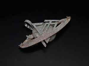 Collar Personalizado con Colgante de Planeta Saturno con Incrustaciones de Diamantes de Imitación, Diseño Geométrico Triangular, Estilo Hip Hop Cósmico para Hombre - Product Image 5