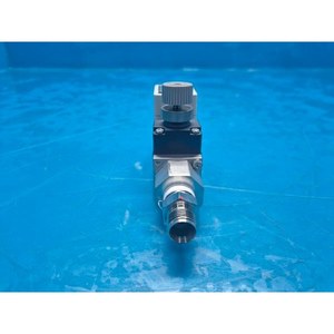 SMC PF3W704S-N03-F-M สวิตช์ควบคุมการไหลของน้ำแบบดิจิตอล ใช้เป็นอะไหล่อุปกรณ์เซมิคอนดักเตอร์รุ่นเก่า - Product Image 4
