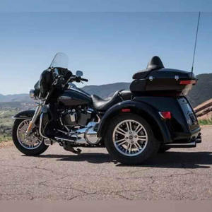 Harley-Davidson Tri Glide Ultra Classic Touring Cruiser 2019 Usada Personalizada con Potencia, Comodidad, Equilibrio y Control de Estabilidad (EE. UU.) - Product Image 2