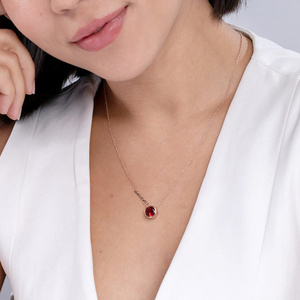 Pendentif solitaire de luxe en or 10K, 14K, 18K et argent 925, 935, serti de rubis taille ronde - Product Image 1