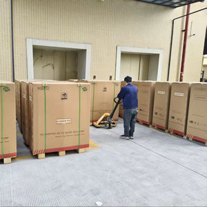 Pompe à chaleur air-eau de type split avec capacité de chauffage de 10 kW, contrôlée par application, classe énergétique A+++, pour usage domestique et professionnel - Product Image 1