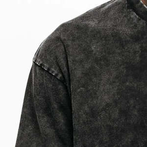 T-shirt col rond vintage personnalisé en coton 100% épais 220 g/m² délavé à l'acide, coupe oversize pour homme, anti-boulochage et anti-plis - Product Image 1